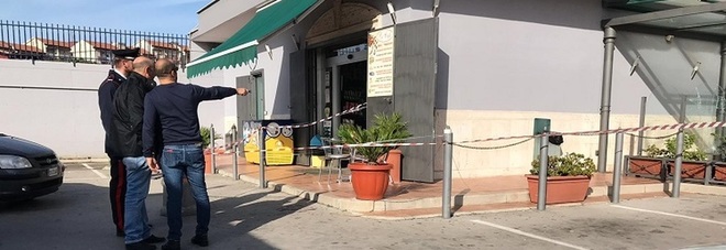 casalnuovo, il lugo dell'agguato di ieri delimitato dai carabinieri