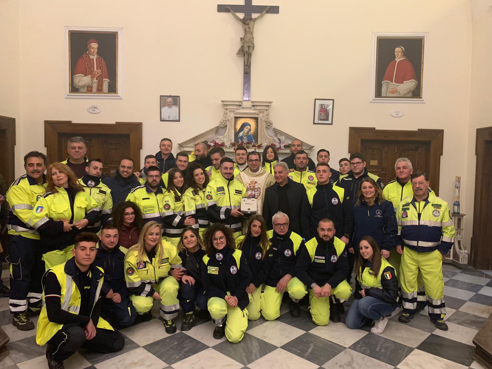 Madonna dell’Arco, i Domenicani donano un defibrillatore alla Protezione Civile