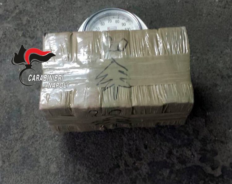 Terzigno, hashish abbandonato per strada: indagini in corso