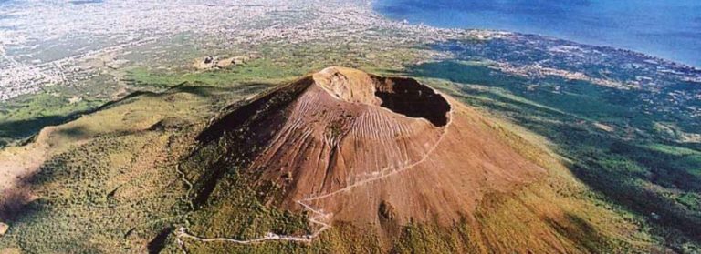 Eruzioni, la previsione dell’Osservatorio su Vesuvio e Campi Flegrei