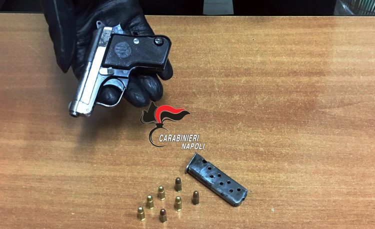 Cercola, uomo armato per la città. La pistola appartiene ad un 58enne di Somma Vesuviana