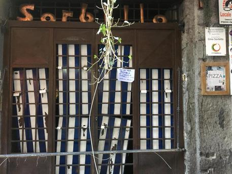 Bomba carta davanti alla storica pizzeria Sorbillo. A breve l’arrivo di Salvini  a Napoli