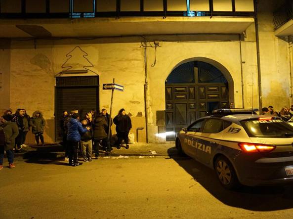 Tragedia familiare nel Napoletano: bimbo ucciso in casa, indagato il compagno della madre