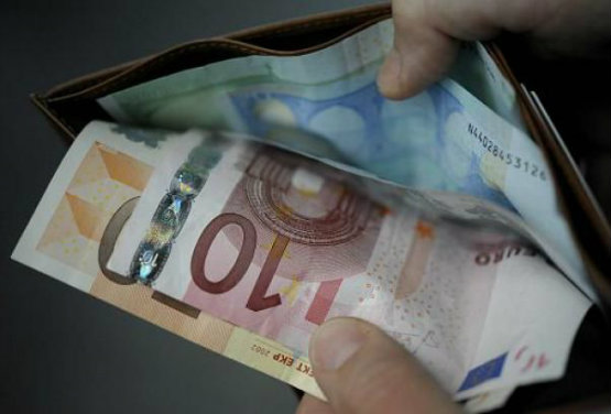Somma Vesuviana, trovato un portafogli e restituito senza soldi: scoppia una rissa