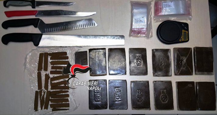 Giugliano, deteneva in casa marijuana e 7.800 euro: arrestato 35enne