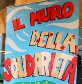 A Sant’Anastasia nasce il muro della solidarietà