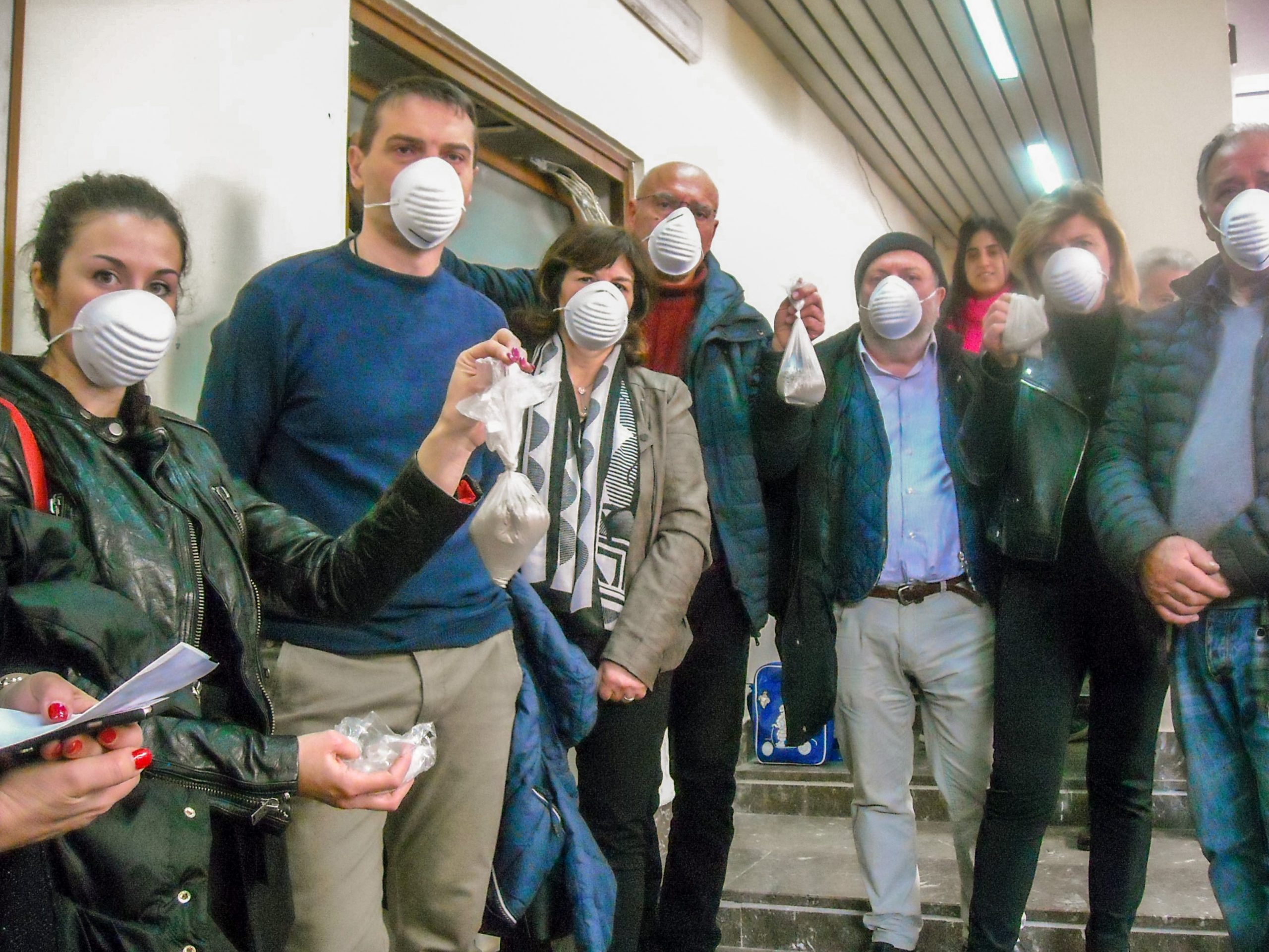 Comune di Pomigliano e Università: “Inquinano veicoli e camini. Le industrie poco”. Ma i comitati protestano