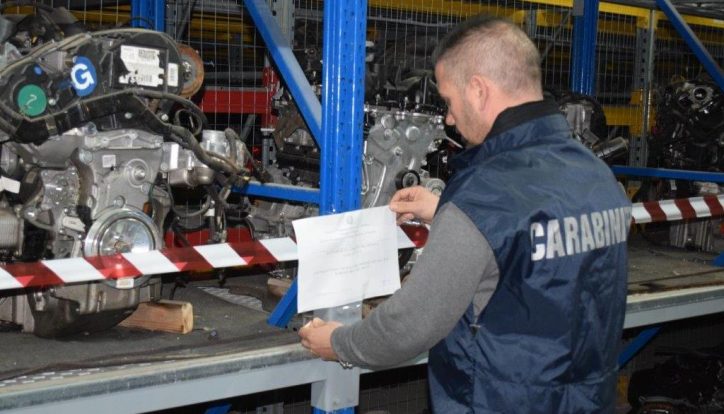 Torre del Greco, sequestrata attività di autodemolizione e rivendita di ricambi usati
