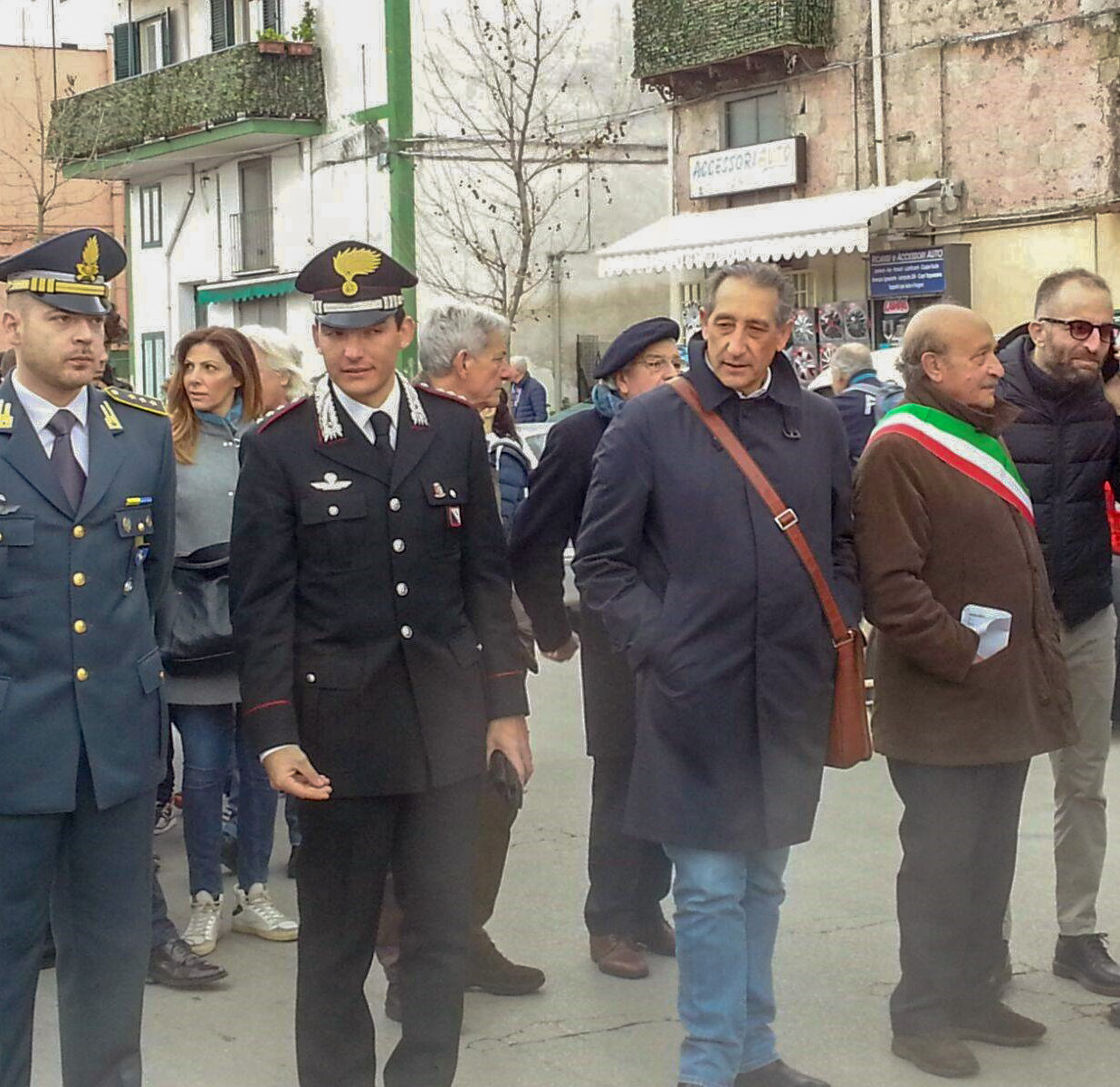 Il sindaco di Pomigliano nega il patrocinio alla marcia anticamorra. E il Movimento Cinque Stelle gli dichiara guerra…