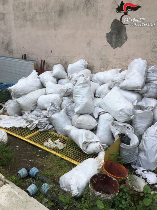 Boscoreale, controlli all’interno di una ditta: scattano due denunce