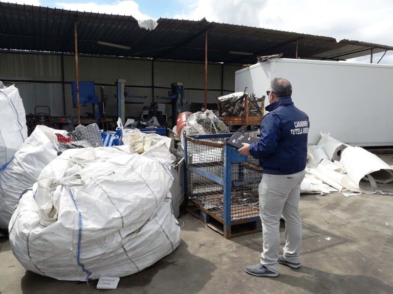 Sant’Anastasia, sequestrata una ditta di stoccaggio e recupero rifiuti non a norma