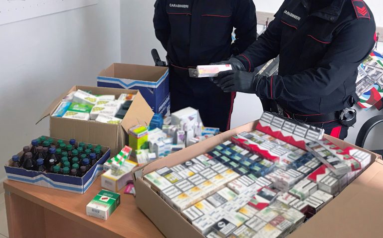 Palma Campania, 565 pacchetti di sigarette e 2 scatoloni di farmaci dell’Ucraina: arrestati 4 uomini