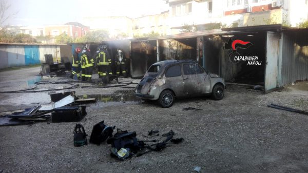 Bacoli, aveva incendiato 10 box auto: arrestato 51enne