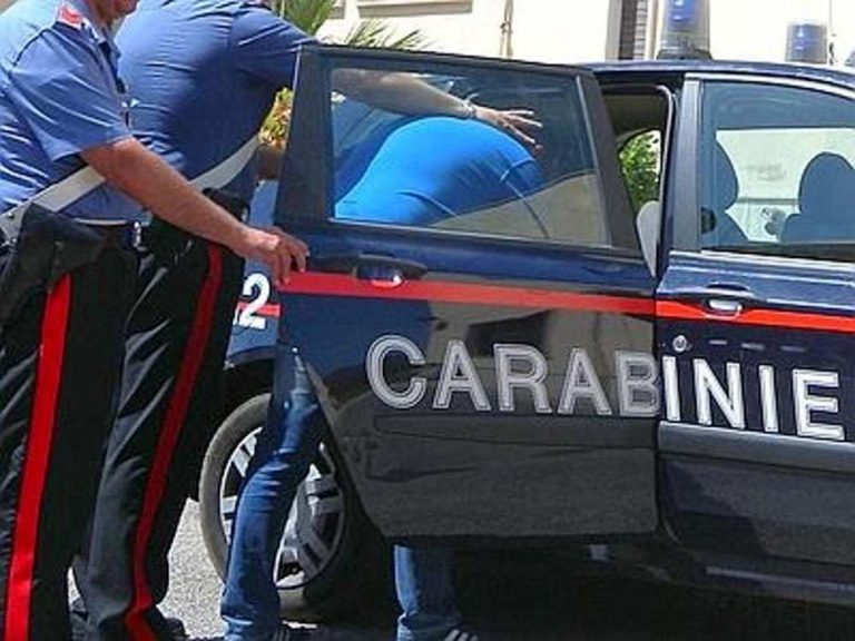 Brusciano, 4 pusher arrestati dai Carabinieri: beccati mentre cedevano cocaina in strada