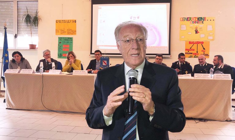 Violenza sui minori, bimbo aggredito a Torre del Greco. Falco: “Tutela dei minori sia priorità per il governo”