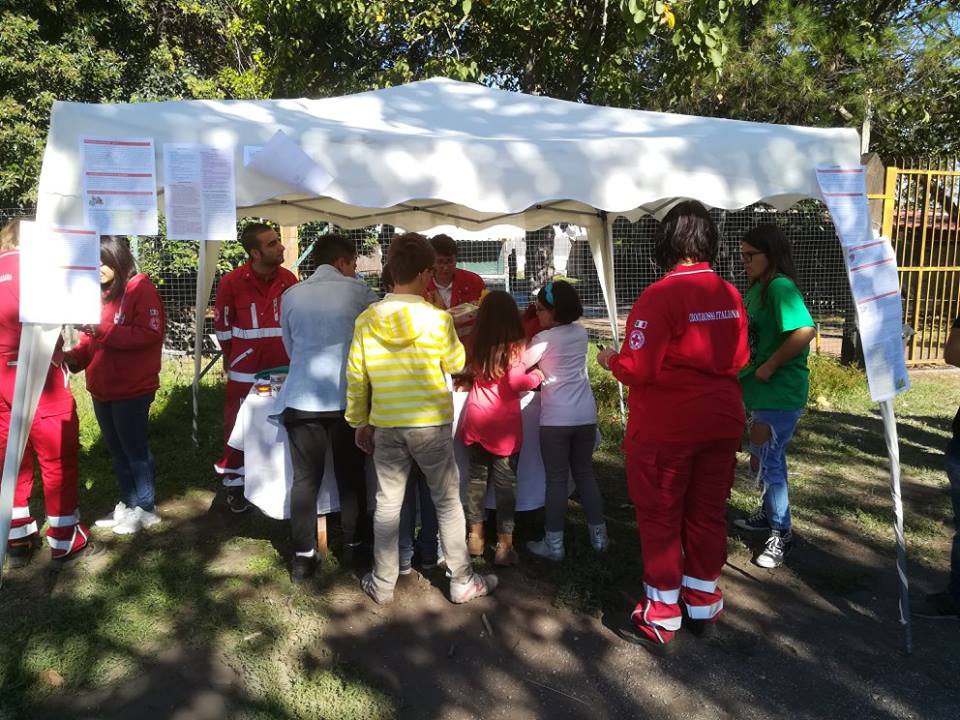 A Pollena Trocchia lotta contro il bullismo: gazebo della Croce Rossa in Piazza Amodio
