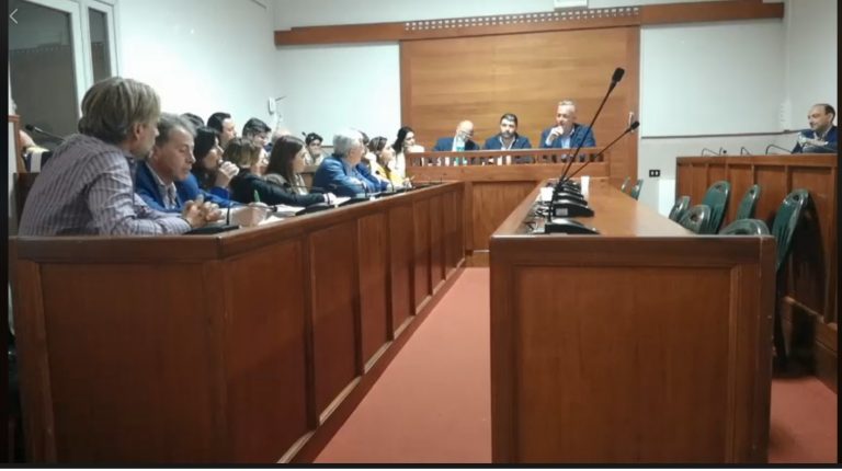 Somma Vesuviana, in aula screzi tra la maggioranza e «sfide» tra consiglieri