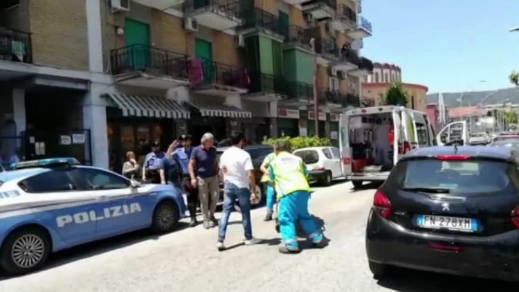 Sparatoria nel centro di Caserta: ex militare minaccia di fare una strage in un bar