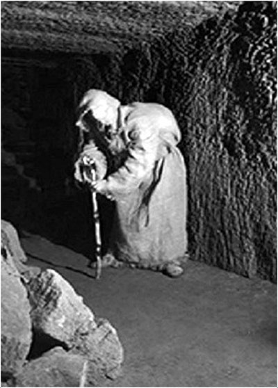 Somma Vesuviana tra tradizione e leggenda: ‘O Munaciello