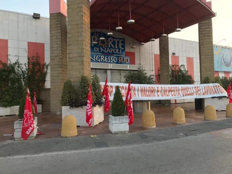 Coop scappa da Napoli: oggi secondo sciopero con serrata all’iper di Afragola. Ma Quarto riapre. Eurodeputato PD sul posto