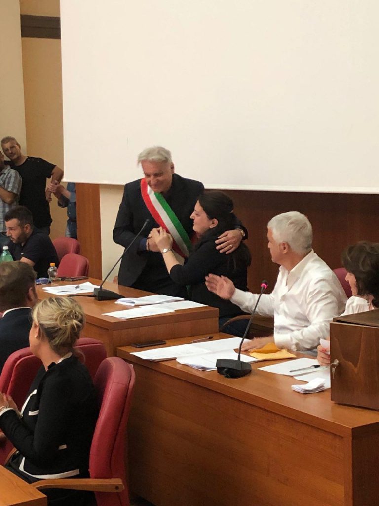 Sant’Anastasia, primo consiglio comunale e niente fair play: netta la divisione tra maggioranza e opposizioni