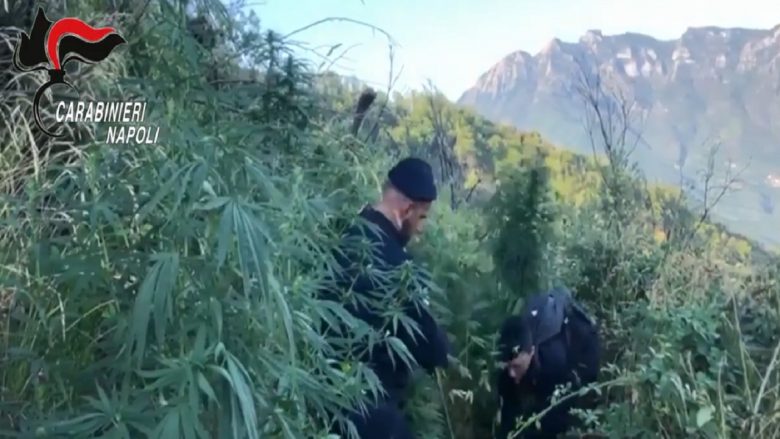 Gragnano, droga e armi in un rudere abbandonato: sequestri e denunce