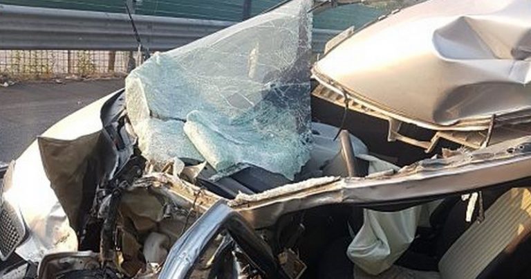 Tragedia all’alba a Pagani, autocisterna fuori strada: muore un giovane di 19 anni