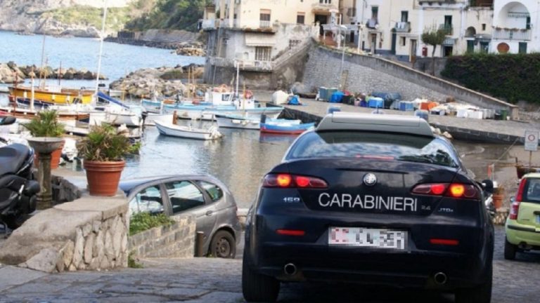 Affitti invisibili, soldi falsi e droga: il triste bilancio dei controlli ad Ischia