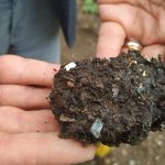 il falso fertilizzante scaricato ad Acerra e pieno di rifiuti