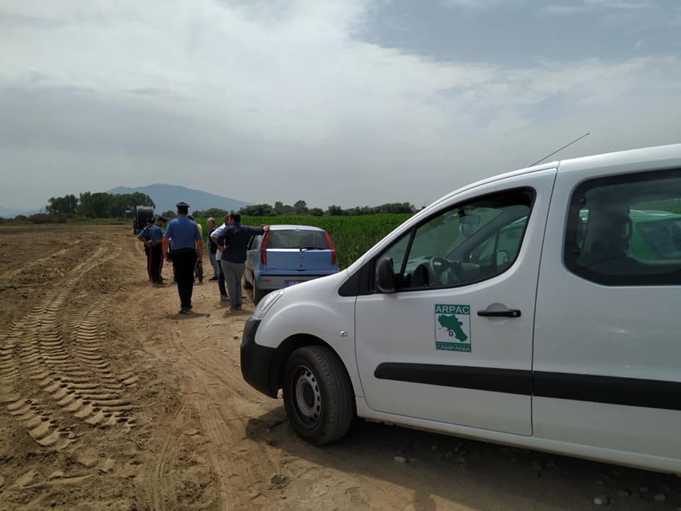 arpac e carabinieri nei terreni in cui è stato scaricato il compost sospetto
