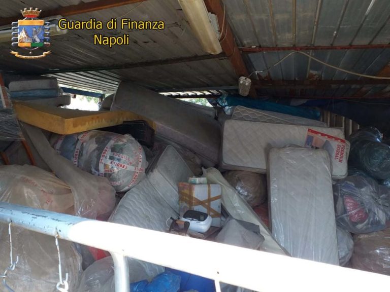 Volla, scoperta una discarica abusiva: oltre 300 tonnellate di rifiuti speciali