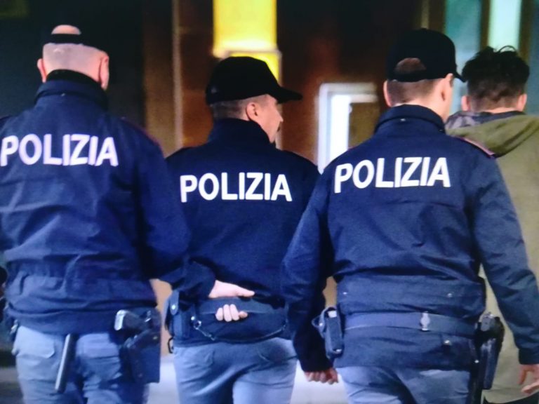Caivano, anche cobret nelle piazze di spaccio del Parco Verde. Due gli arresti