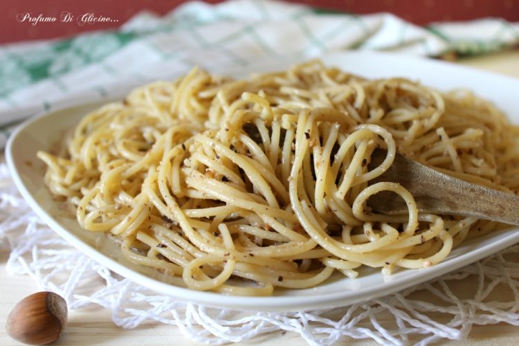 Nella “Festa” di Casola Biagio prepara “gli spaghetti con le nocciole”: un piatto di classica semplicità, come una poesia di Giano Anisio