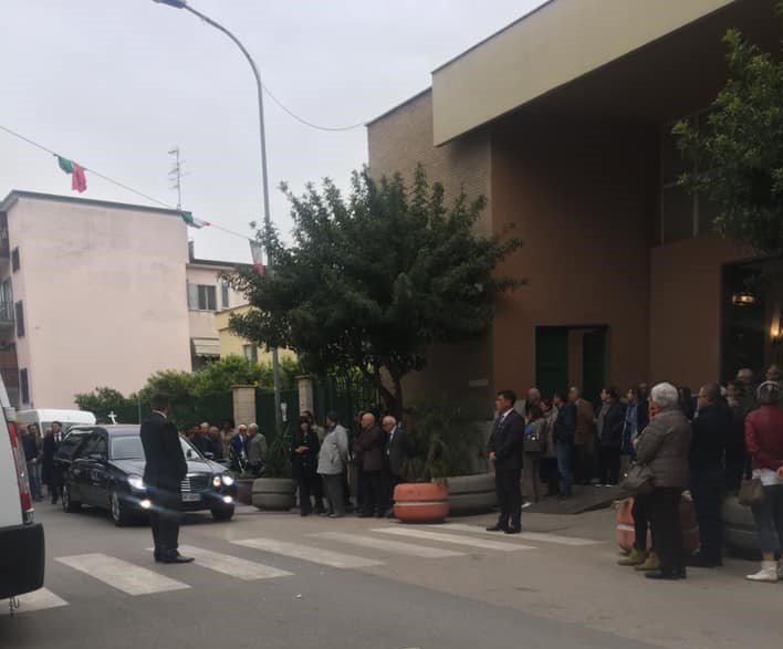 Investito e ucciso a 90 anni nel centro di Pomigliano, il magistrato dà l’ok: domattina il funerale