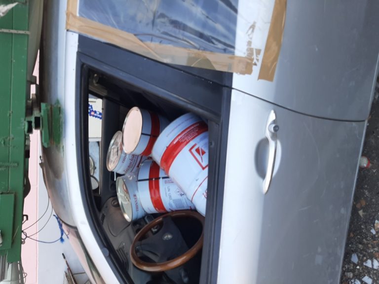 Marigliano, sequestrato un veicolo con 300 kg di rifiuti pericolosi