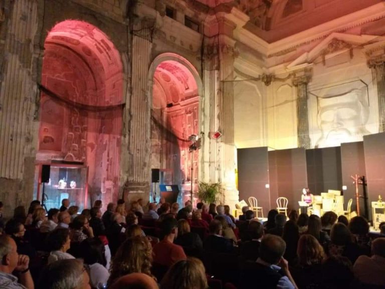 Nola, teatro in mostra al museo: venerdì il galà di chiusura. Ospite Corrado Taranto