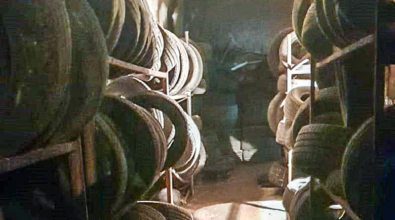 a discarica di penumatici rinvenuta nel sottosuolo di casalnuovo