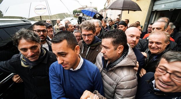 Di Maio in tour per la Campania: “Unica certezza? Mai con De Luca”