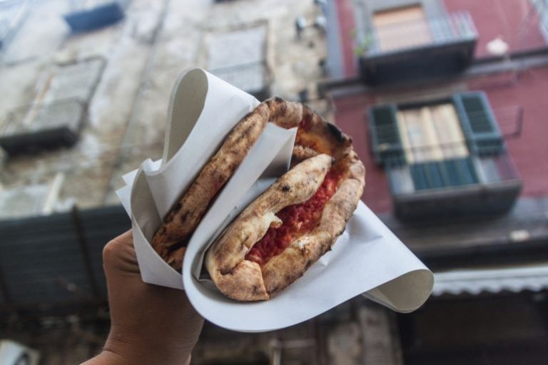 VinGustandoItalia, Street Food a Napoli: cosa e dove mangiare…..