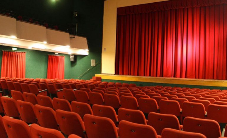 Cimitile, teatro, la sfida del giovane attore Gianmarco Crò: “Debutto in streaming con un progetto interamente autofinanziato”