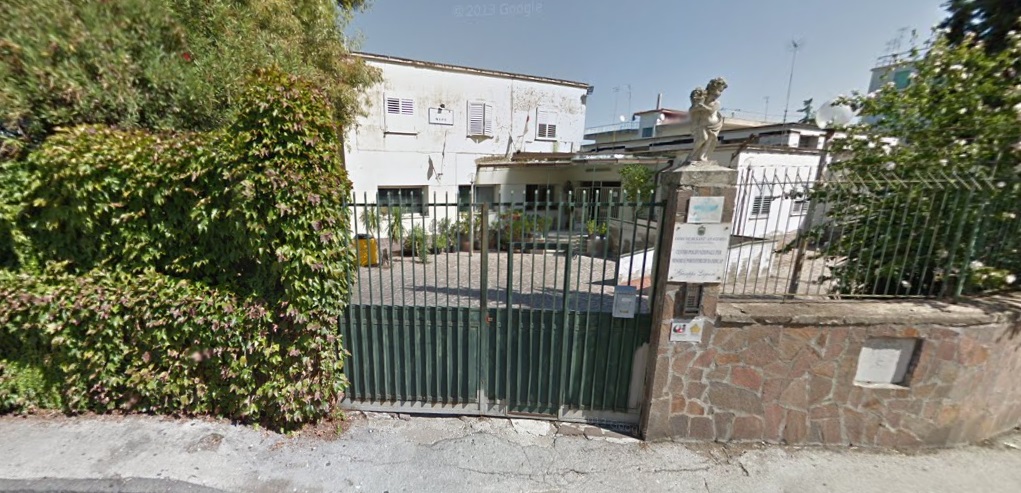 Sant’Anastasia, lettera in redazione: “Altro che assicurare i servizi, le scuole cadono a pezzi”