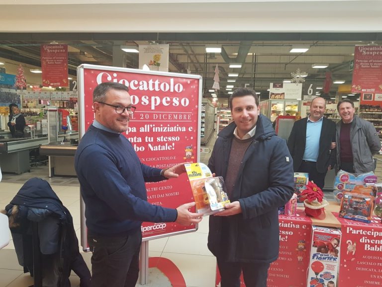 Afragola/Acerra, all’Ipercoop il giocattolo è sospeso come il caffé: ok dalla Chiesa