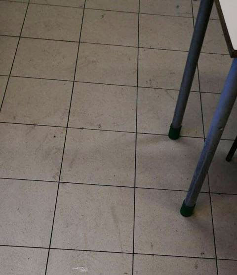 Acerra, niente pulizie alla scuola Ferraiolo-Siani, Borrelli:  “a rischio la salute dei bambini”