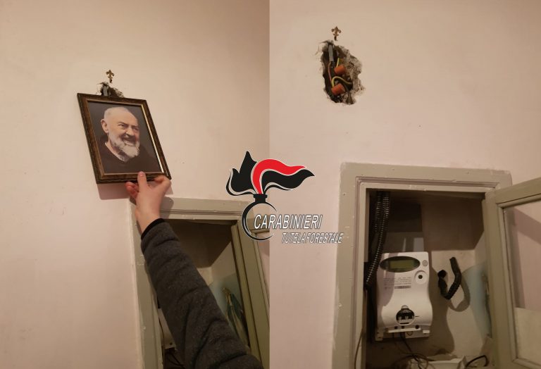 San Gennaro Vesuviano, allaccio abusivo di energia elettrica dietro un quadro di Padre Pio: arrestato un 33enne