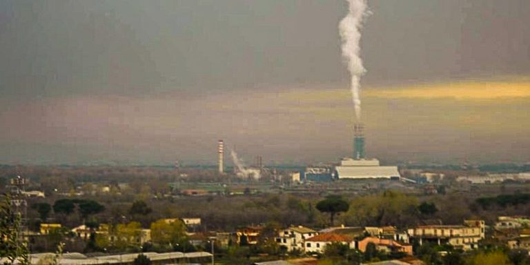 Polveri, il sindaco di Acerra: “Controlleremo la Friel”. Gli ambientalisti: “Ha annullato la sorpresa” 