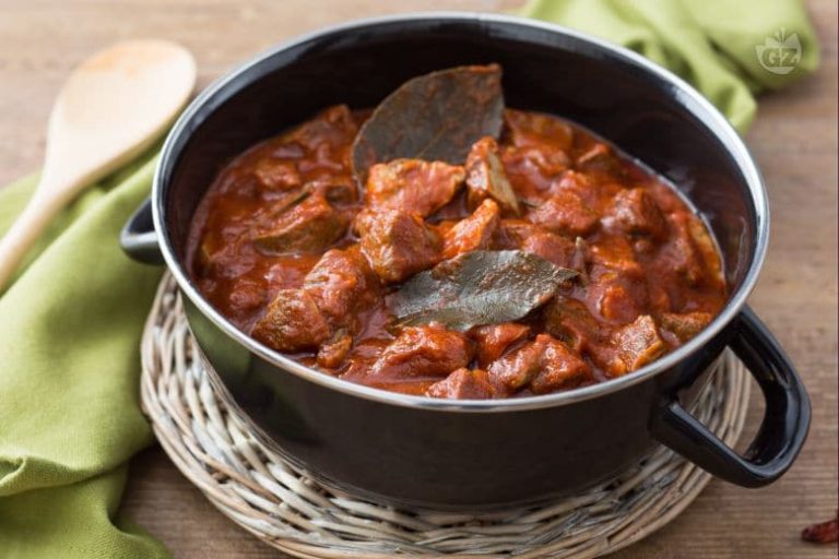 E anche il fuoco della “zuppa di soffritto” dettava a S. Di Giacomo la musica delicata e penetrante dei suoi versi….