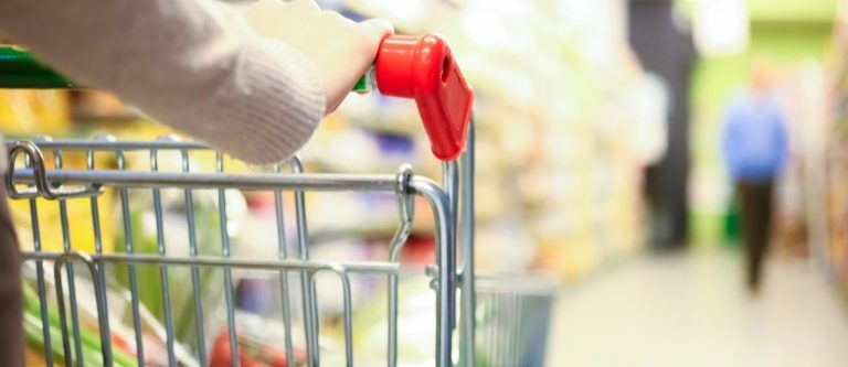 Regione Campania, regolata la vendita al dettaglio dei beni di prima necessità