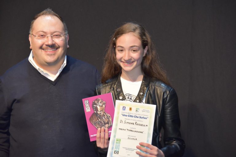 Gara di letteratura a Casalnuovo: premi in danaro da “Una Città che scrive”. Nappi: “E’ cultura condivisa”