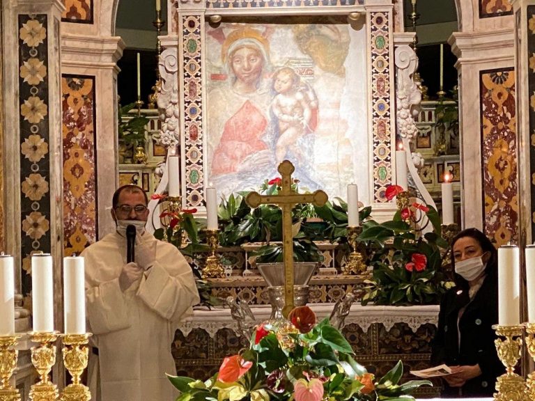 Madonna dell’Arco, il commissario prefettizio Stefania Rodà in Santuario per il rito della lampada
