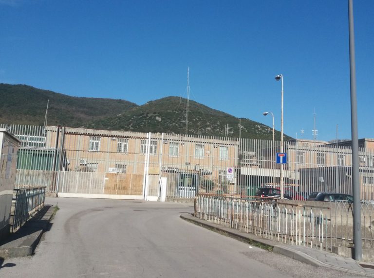 Nel carcere di Salerno ritrovati 23 telefonini e 50 armi rudimentali. Di Giacomo (Spp): “Rischio rivolte non è passato”